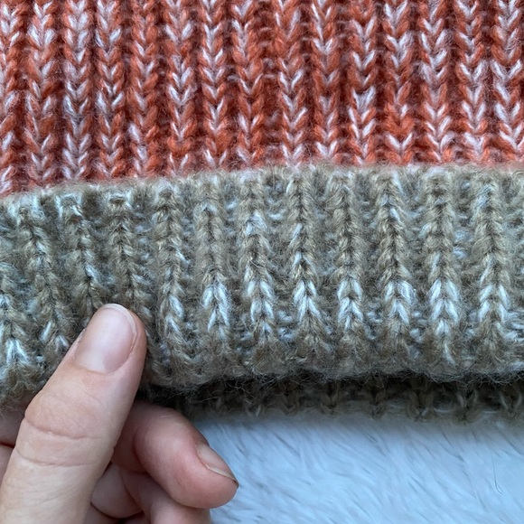 URBAN OUTFITTERS • Multicolor Striped Rib Knit Beanie Hat - Picture 11 of 14